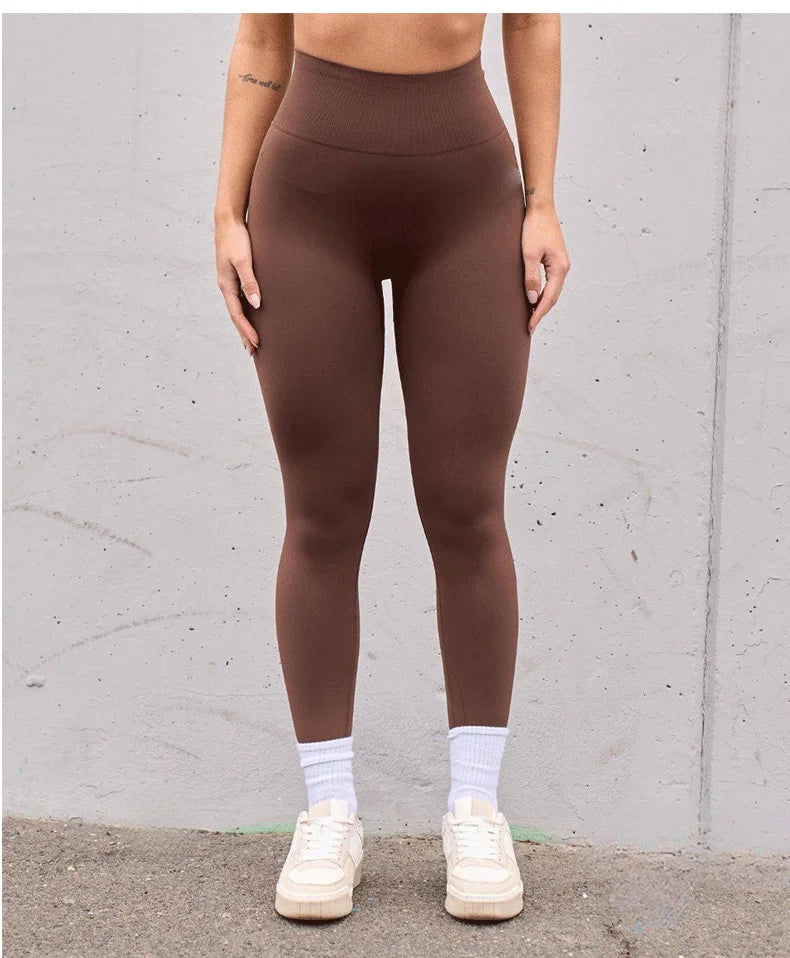 Seamless High Waist Fitness Leggings – Skulpterande passform & V-detalj för en lyftande effekt