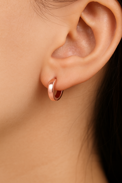 Örhängen Huggie Earring 6mm – Minimalistisk Stil för Vardag & Kombowear