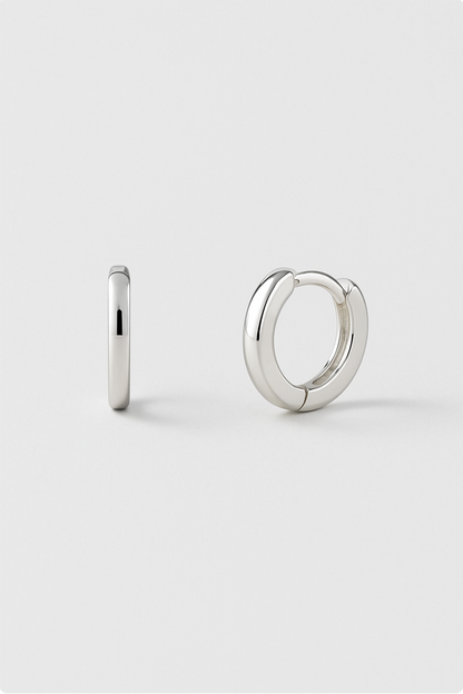 Örhängen Huggie Earring 6mm – Minimalistisk Stil för Vardag & Kombowear