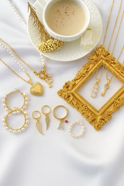 Örhängen-18 Karats Gold Hand Wired Pearl Hoops – Tidlös Elegans med Handgjord Detalj
