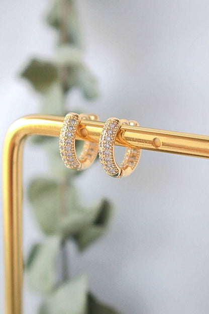 Örhängen 24 Karats Cubic Zirconia Hoops – Glittrande Elegans i Liten Förpackning